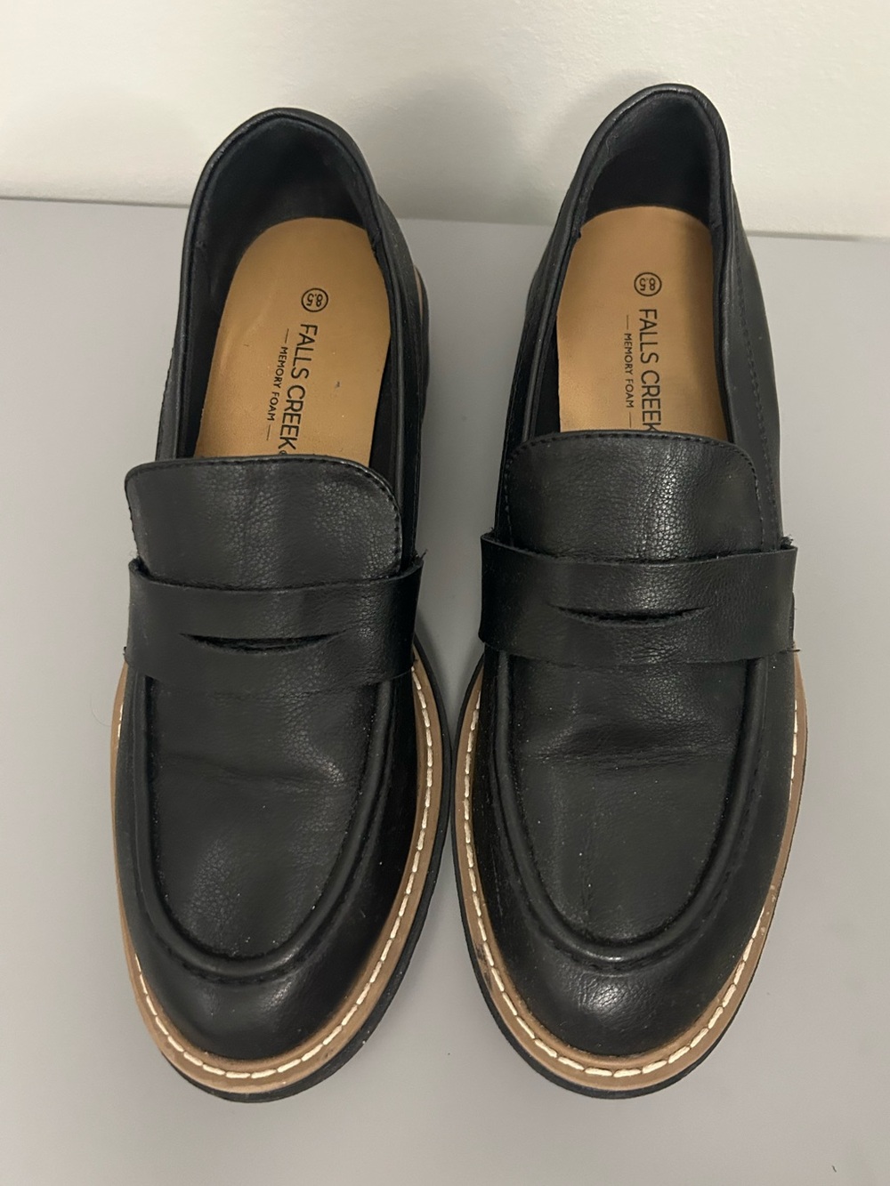 Falls Creek Women’s Black Leather Penny Loafers Size 8.5